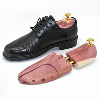 Embauchoirs et tendeurs de chaussures en cèdre réglables personnalisés en gros, écologiques, préservant la forme des chaussures, avec logo personnalisé