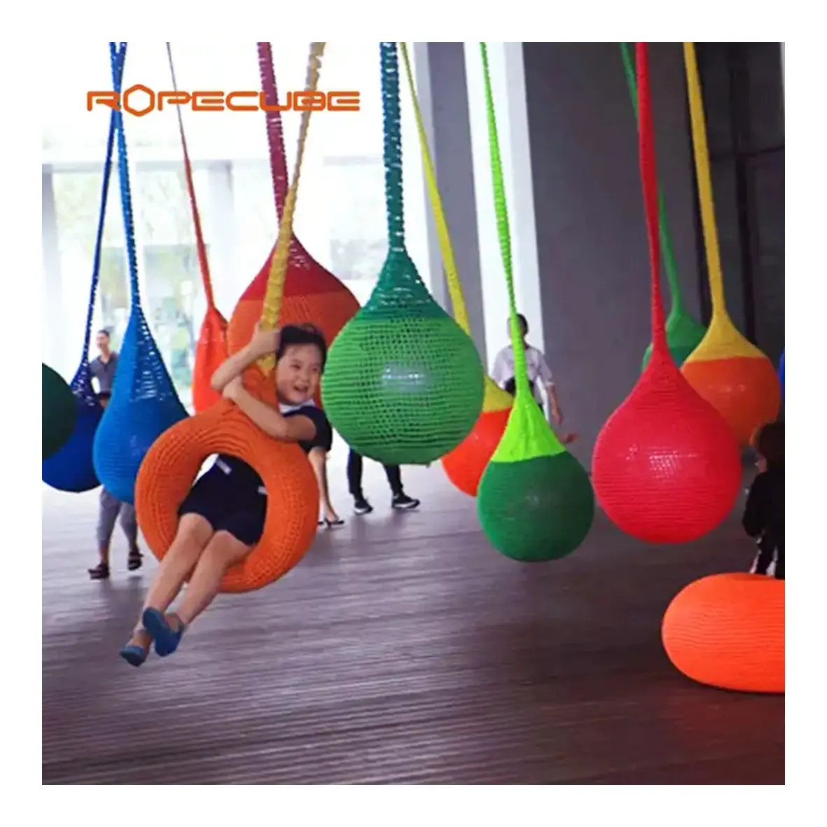 रंगीन हस्तनिर्मित Crochet के शुद्ध स्विंग इनडोर और आउटडोर स्लाइड मनोरंजन पार्क बालवाड़ी के लिए नई खेल का मैदान आइटम