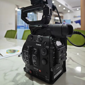 กล้องระดับมืออาชีพ 4K Canon EOS C300 Mark II กล้องถ่ายภาพยนตร์ดิจิทัลมือสอง - Product Image 1