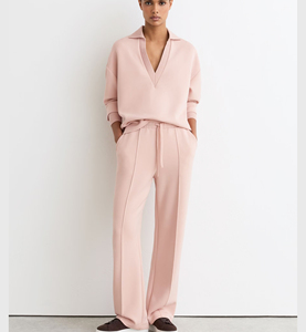 Ensemble de survêtement femme personnalisé et durable, coupe décontractée, couleur unie, manches longues, coupe ample, sweat-shirt et pantalon vierges pour l'automne - Product Image 2