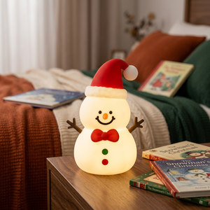 Veilleuse de Noël Bonhomme de Neige LED Blanc Chaud Rechargeable USB à Commande Tactile Lampe de Chevet Design Compact en Plastique - Product Image 1