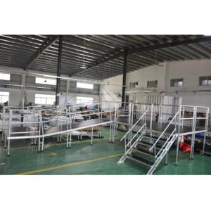 Plataforma de Escenario Portátil de Aluminio de 4x4 pies, Fácil de Montar, Superficie Antideslizante, No Requiere Electricidad para Eventos - Product Image 1