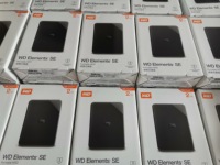قرص صلب خارجي محمول Elements SE بسعات 1 تيرابايت و2 تيرابايت و4 تيرابايت و5 تيرابايت و6 تيرابايت، USB 3.0، للكمبيوتر والكمبيوتر المحمول وماك، سهل التوصيل والتشغيل