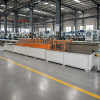 Machine de découpe et de fabrication d'angleurs en carton pour protection des bords