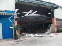 Parasol de jardin fantaisie à bras latéral robuste, parasol de patio extérieur avec logo, parasol de piscine de luxe commercial en acier de 9 pieds