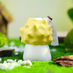 Nuevo y popular adorno de pato de resina exquisito con diseño de caricatura nostálgica, ideal para decoración de dormitorio, escritorio o coche, venta al por mayor. - Product Image 4