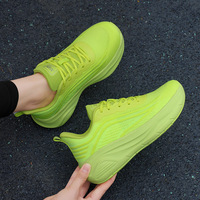Sepatu Pasangan Impor Model Baru Wanita Bahan Mesh Bernapas untuk Sneakers dengan Tali Pengikat Gaya Korea Sol Lembut Ringan