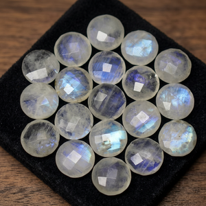 Pierres précieuses en pierre de lune bleue naturelle, forme ronde de 10 mm, taille facettée, certifiées Gopika, prix de gros, pierres de lune bleues de 10 mm - Product Image 3