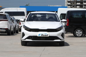 <span class=keywords><strong>Kia</strong></span> K3 2023 1.5L IVT Comfort Edition 4 portes 5 places Berline 115 ch Essence Nouveau Véhicule - Product Image 2