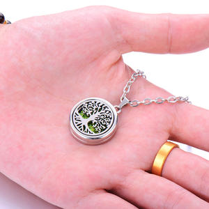 PJ-M033 Pohon Kehidupan Berongga Baja Nirkarat Dapat Dibuka Kotak Parfum Bulat Aromaterapi Minyak Esensial Diffuser Kalung Liontin - Product Image 3