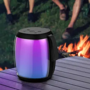 Produk Tren Produk Baru 2023 Speaker Bluetooth Portabel Luar Ruangan Tahan Air dengan Lampu LED Warna-warni RGB