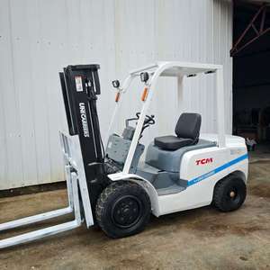 Powerful Performance Used 3-ton Diesel Forklift TCM FD30 Two-stage Mast Hydraulic Side Shifter Solid Tire - Product Image 6