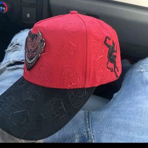 Gorra de béisbol de gamuza personalizada de 5 paneles con forro de satén, diseño GRAFFITI, con logo de demonio, para mascotas y humanos - Product Image 2