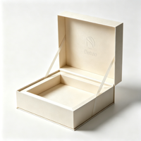 Dossiers en carton ondulé écologiques et recyclables avec logo personnalisé, doublure en éponge et fermeture magnétique pour l'emballage de chaussures et de vêtements