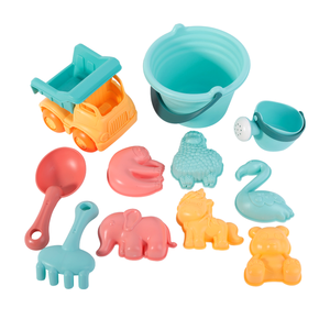 Ensemble de jouets de plage souples en PE pour enfants, 11 pièces : camion, arrosoir, moules à sable animaux, sac à dos, jouets d'été pour bac à sable extérieur - Product Image 1