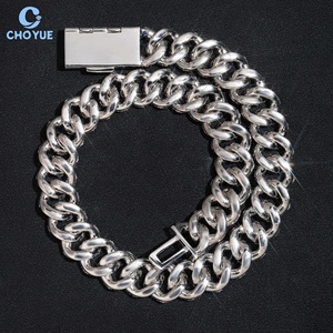 สร้อยคอเงินแท้ 925 ชุบทอง ประดับเพชรโมอิสซาไนต์ รับรองโดย GRA ขนาด 18 มม. แบบ Cuban Link สำหรับผู้ชาย สไตล์ Iced Out - Product Image 5