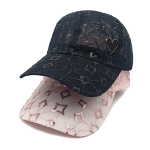 Gorra de béisbol de malla con lentejuelas para <span class=keywords><strong>mujer</strong></span>, sombrero para el sol decorado con corazones, transpirable, para uso diario al aire libre - Product Image 3
