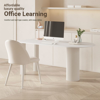 Ensemble bureau et chaise compact de style français moderne pour petites maisons : bureau îlot en dalle de pierre, ton crème, luxe léger