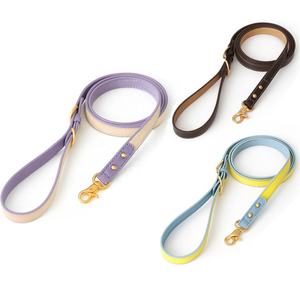 <span class=keywords><strong>Collar</strong></span> y correa para perro vegano de 2 colores personalizados de primera calidad, venta al por mayor, Correa larga de lujo para perro de cuero con accesorios - Product Image 1
