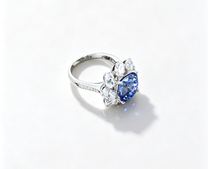 Bague en argent 925 avec zircon de laboratoire serti à griffes, couleur bleu pâle, bijoux de luxe haut de gamme pour femmes, cadeau unique - Product Image 2