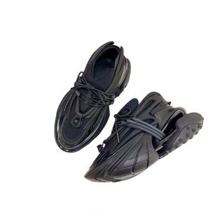 รองเท้ากีฬาแบรนด์ดีไซน์หรูสั่งทำพิเศษ รองเท้าทรงเรือทันสมัยพร้อมเชือกผูกและคุณสมบัติกันลื่น - Product Image 3