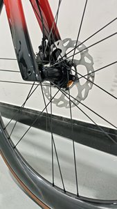 Complet Ultralight |   Fourche intégrée avec roues, barre intégrée, frein à disque Flat Mount, 105 DURA-ACE Di2 ST9270-24s Full - Product Image 6