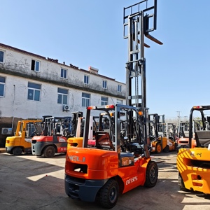 Chariot élévateur diesel Heli H2000 d'occasion avec moteur Isuzu, capacité de 3 tonnes, hauteur de levage de 4,5 m, 0-1000 heures de fonctionnement - Product Image 3