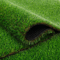 Gazon artificiel synthétique paysager long de 30 mm, le plus vendu en Chine, en rouleau, en matériaux PP et PE, pour revêtement de sol et terrains de football