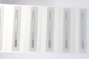 The Impinj Monza M4QT H47 RFID chip can print UHF RFID self-adhesive labels/RFID tags for books (860-960 MHz). - Product Image 3