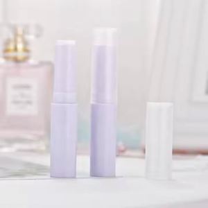Vente en gros de tubes à lèvres vides en plastique de 4g, emballages personnalisés et colorés pour mini baumes à lèvres - Product Image 4