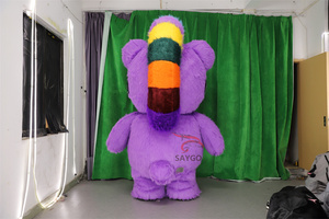Muñecas esponjosas Aku Cool Bear Mascots disfraz 2M 2,6 m oso inflable de Hip Hop para chicos geniales Cosplay en clubes - Product Image 4