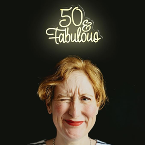 50 Favolose Insegne al Neon 'Fifty Years Old' per Decorazioni di Anniversari di Matrimonio e Feste di Compleanno - Product Image 3
