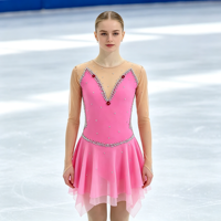 Robe de patinage artistique rose vif en maille à manches longues avec strass et col en V pour enfants et adultes, idéale pour les compétitions et spectacles de patinage sur glace