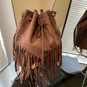 高品质意大利麂皮皮革水桶包，适合中国制造的品牌斜挎包女性沙滩带标志图案 - Product Image 5