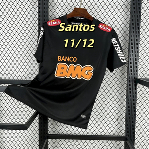 <span class=keywords><strong>Maillot</strong></span> rétro <span class=keywords><strong>Santos</strong></span> 2011/12 noir, version thaïlandaise 1.1, prend en charge les services OEM et les noms et numéros personnalisés - Product Image 1