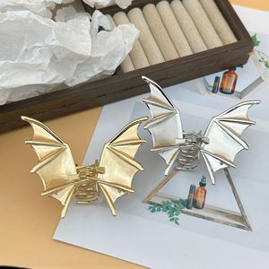 2025 Halloween pinza per capelli mascella grandi ali di pipistrello a mano oro argento nero lega grande accessori per capelli in metallo fermaglio - Product Image 5