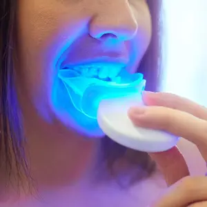 CE-geprüftes fortschritt liches Zahn bleich system Drahtloses tragbares LED-Licht-Zahn aufhellung sset Benutzer definiertes Logo