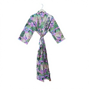 Kimono Tradicional con Cintura Elástica y Abertura Frontal, Hermoso Estampado Floral, Algodón Suave y Transpirable, Ropa de Dormir Elegante para Verano - Product Image 1