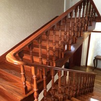 Rampe d'escalier en bois massif écologique sur mesure, moderne, de marque renommée, pour hôtels, villas, balcons, hôpitaux et appartements haut de gamme