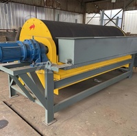 Laboratoriumschaal ijzererts natte elektromagnetische slurry mineraalrecyclinginstallatie palletversnipperaar magnetische scheider transportband