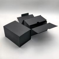 Boîte cadeau de luxe avec logo personnalisé - Matériaux recyclables écologiques - Embossage brillant - Papier cartonné noir spécial