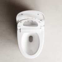 WC intelligent au design moderne, entièrement connecté, avec télécommande, boutons latéraux blancs, fixation au sol, siège chauffant