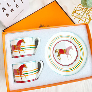 Juego de Taza y Platillo de Cerámica de Lujo Nórdico, Diseño de Caballo Amarillo y Rojo, para Uso en Restaurantes, Vajilla Premium, Superventas - Product Image 5