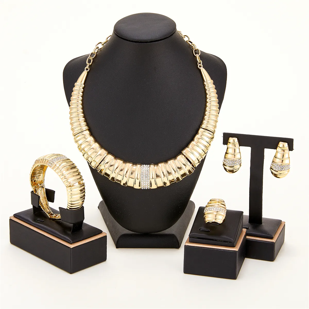 Neueste Design Mode Afrikanischer Großhandel Schmuck liefert Afrika Schmuck 18 Karat Gold gefüllt Halskette Armband Ohrring Ring