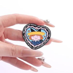 Spilla in lega carina piccola strega-spilla in stile giapponese e coreano per accessori per Outfit versatili, regalo all'ingrosso - Product Image 3