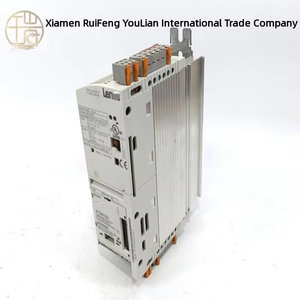 E82ev751s2b 00422961, 8200 ของแท้ใหม่พร้อมส่ง ชุดควบคุมอุตสาหกรรมอัตโนมัติ Pac Dedicated Plc Programming Controller - Product Image 1