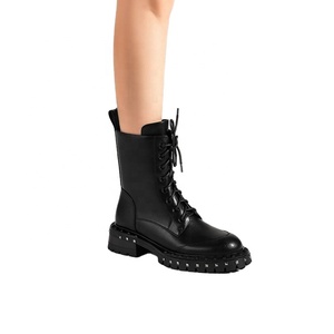 Bottines rétro pour femmes Moncheer, style western formel, avec talon carré, lacets, hauteur accrue et fermeture éclair latérale - Product Image 1