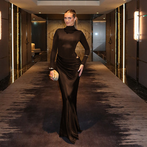 Robe de soirée à col haut, manches longues, coupe ajustée asymétrique, couleur unie, robe longue translucide pour femmes - Product Image 1