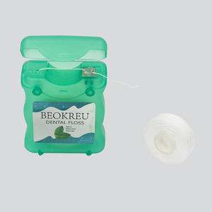 <span class=keywords><strong>Fil</strong></span> de charbon de bambou <span class=keywords><strong>Fil</strong></span> <span class=keywords><strong>dentaire</strong></span> en PTFE Ciré avec cire d'abeille <span class=keywords><strong>naturelle</strong></span>, menthe, saveurs d'agrumes OEM/ODM Commande en gros personnalisée à bas quantité minimale de commande - Product Image 4