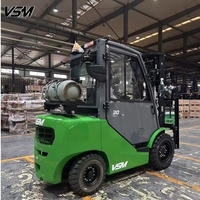 Chariot élévateur contrepoids VSM XF 3,0 tonnes CE Euro 5, haute capacité de levage, fiable, pour quais de chargement et entrepôts.